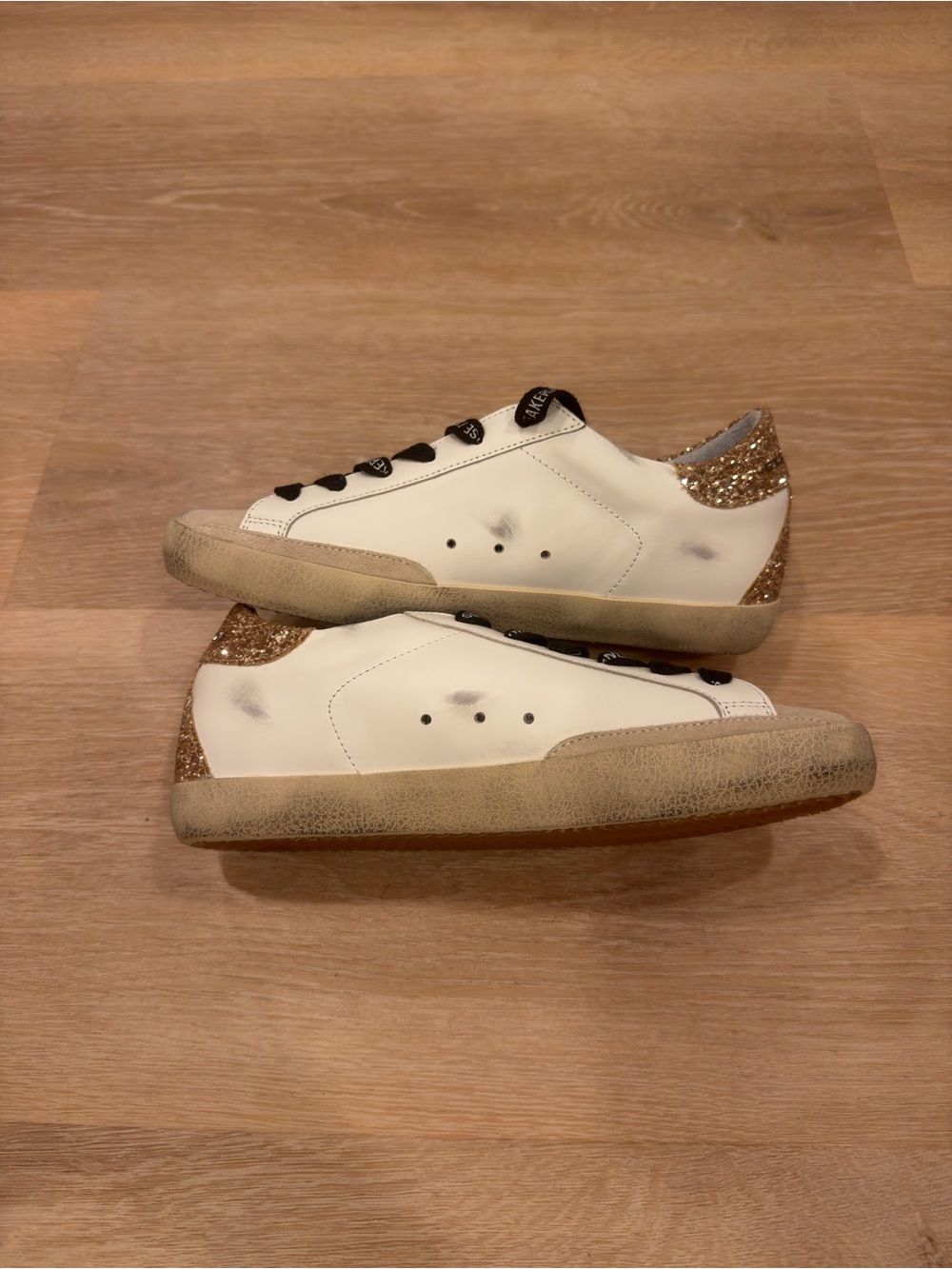 Golden Goose Super-Star Women’s Sneakers - Picture 2 of 8